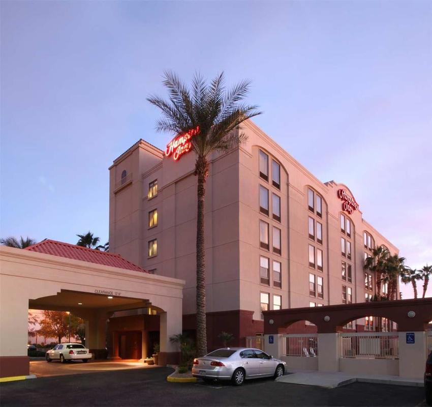 Hampton Inn Phoenix-Chandler Exteriör bild